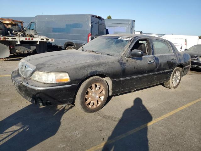  Salvage Lincoln Towncar