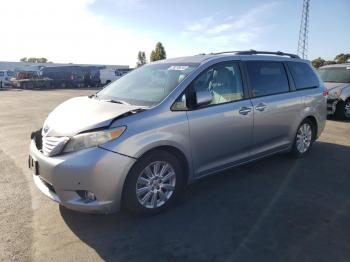  Salvage Toyota Sienna