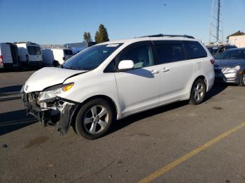  Salvage Toyota Sienna