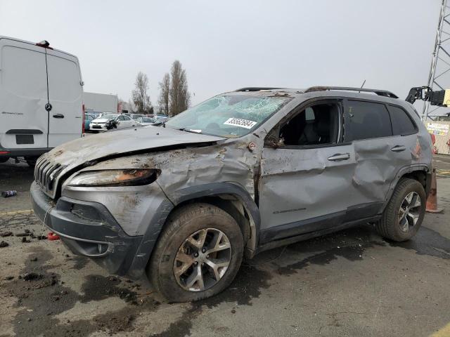  Salvage Jeep Cherokee