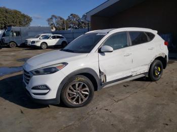  Salvage Hyundai TUCSON