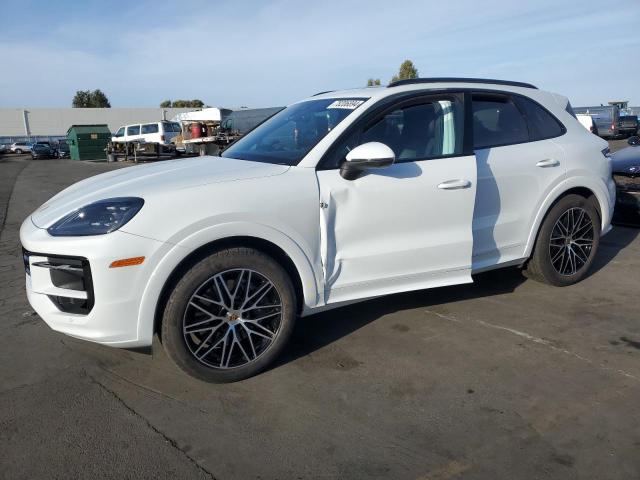  Salvage Porsche Cayenne