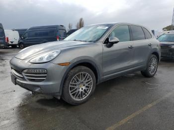  Salvage Porsche Cayenne