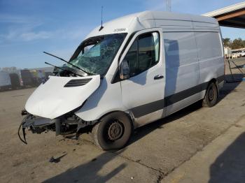  Salvage Mercedes-Benz Sprinter