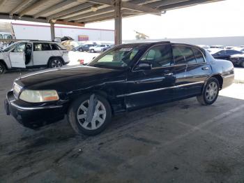  Salvage Lincoln Towncar