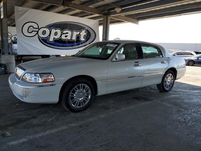  Salvage Lincoln Towncar