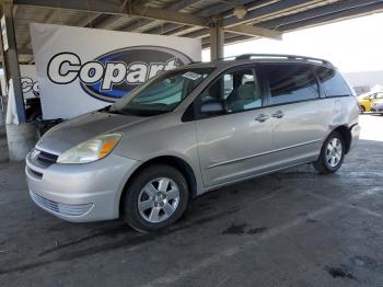  Salvage Toyota Sienna