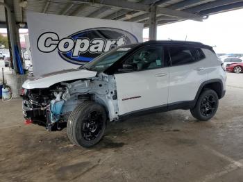  Salvage Jeep Compass