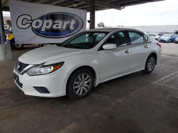  Salvage Nissan Altima