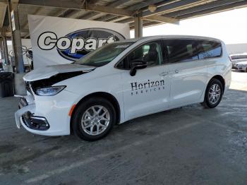  Salvage Chrysler Pacifica