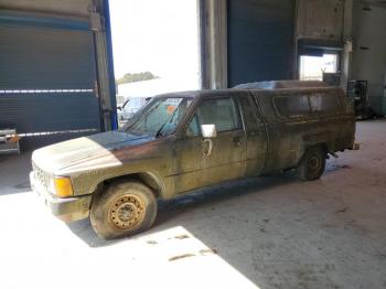  Salvage Toyota Pickup