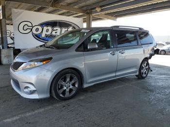  Salvage Toyota Sienna