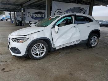  Salvage Mercedes-Benz GLA
