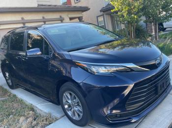  Salvage Toyota Sienna