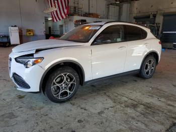  Salvage Alfa Romeo Stelvio