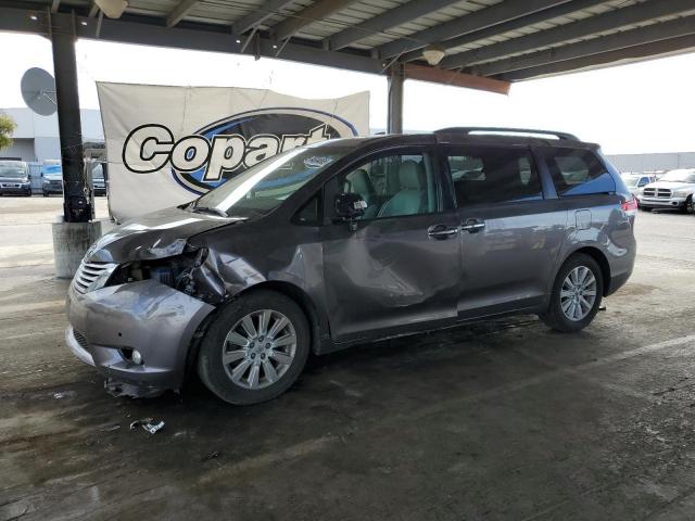  Salvage Toyota Sienna