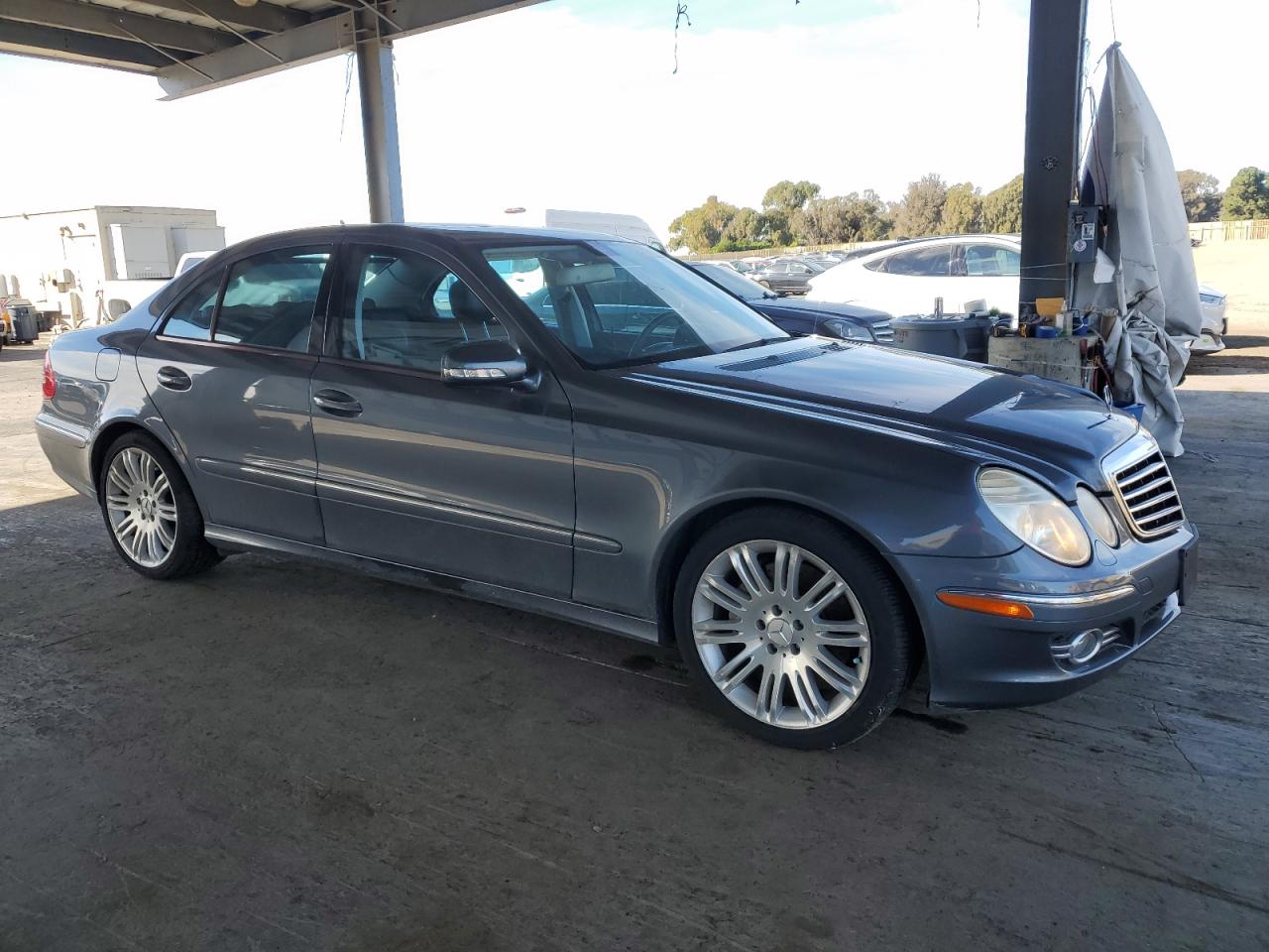 Mercedes-Benz E-Class 350 Image 11