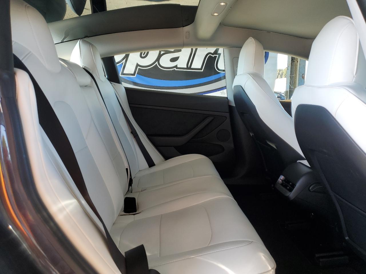 Tesla Model 3 Image 10