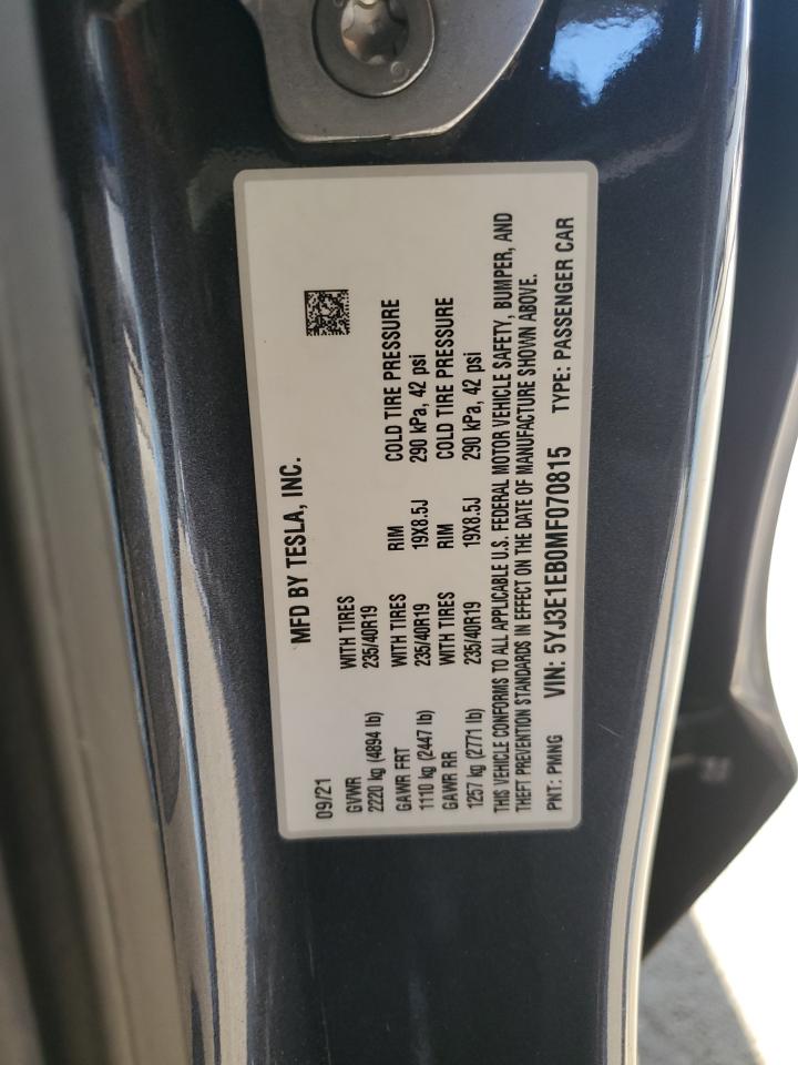 Tesla Model 3 Image 8