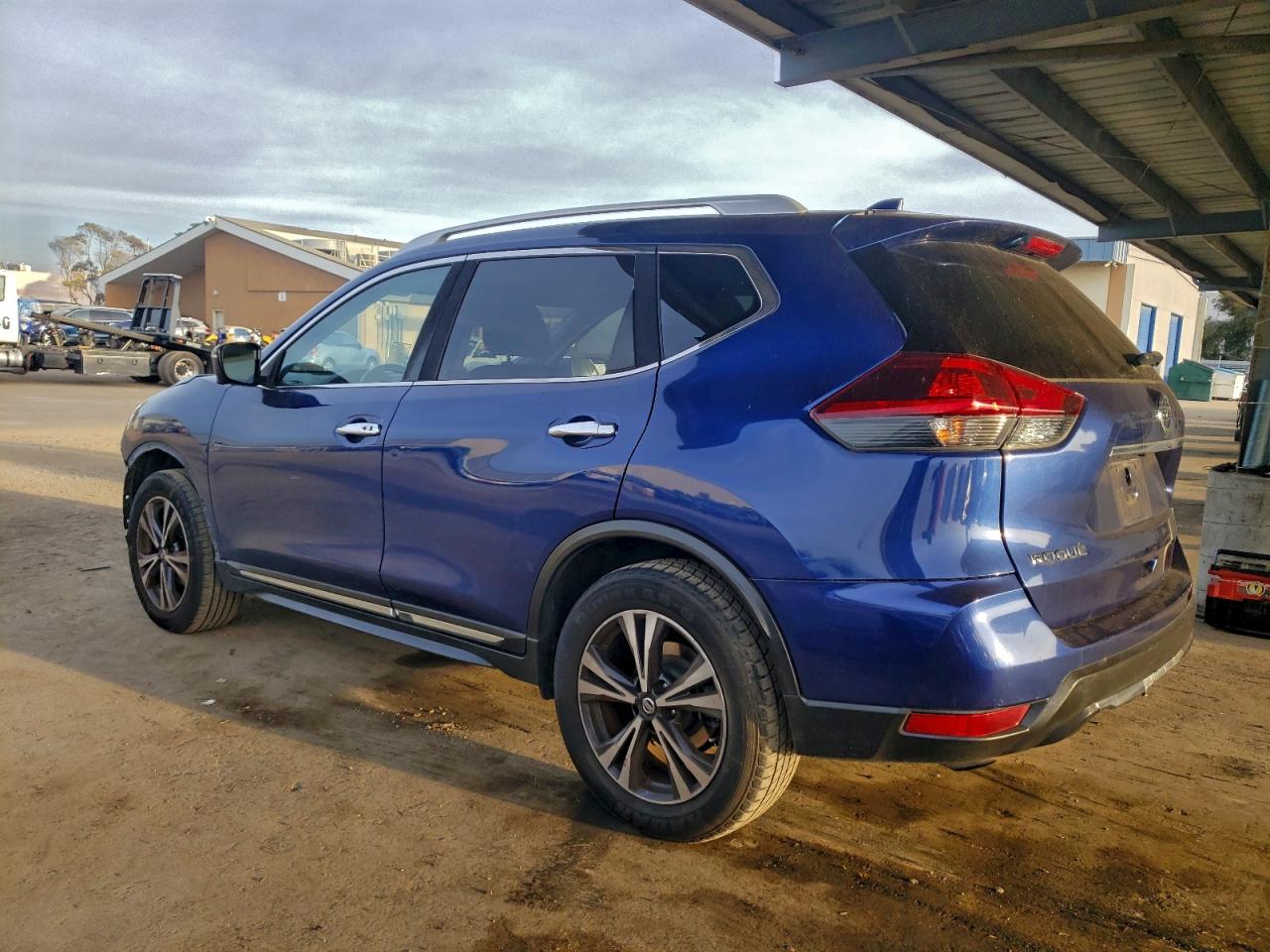 Nissan Rogue S Image 4