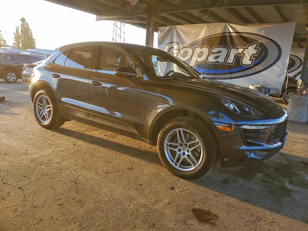 Porsche Macan Image 2