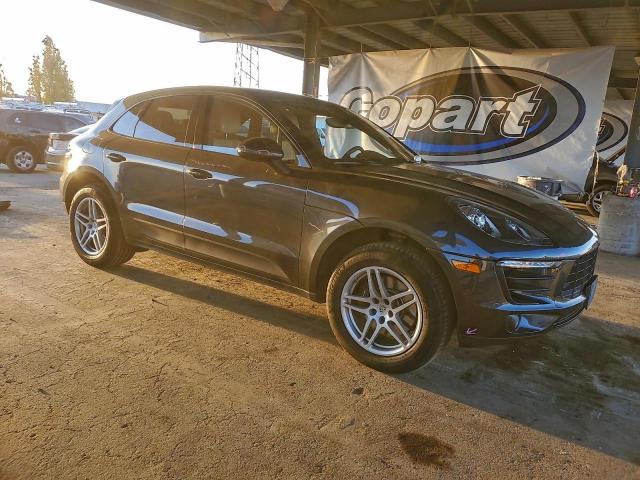 Porsche Macan Image 2