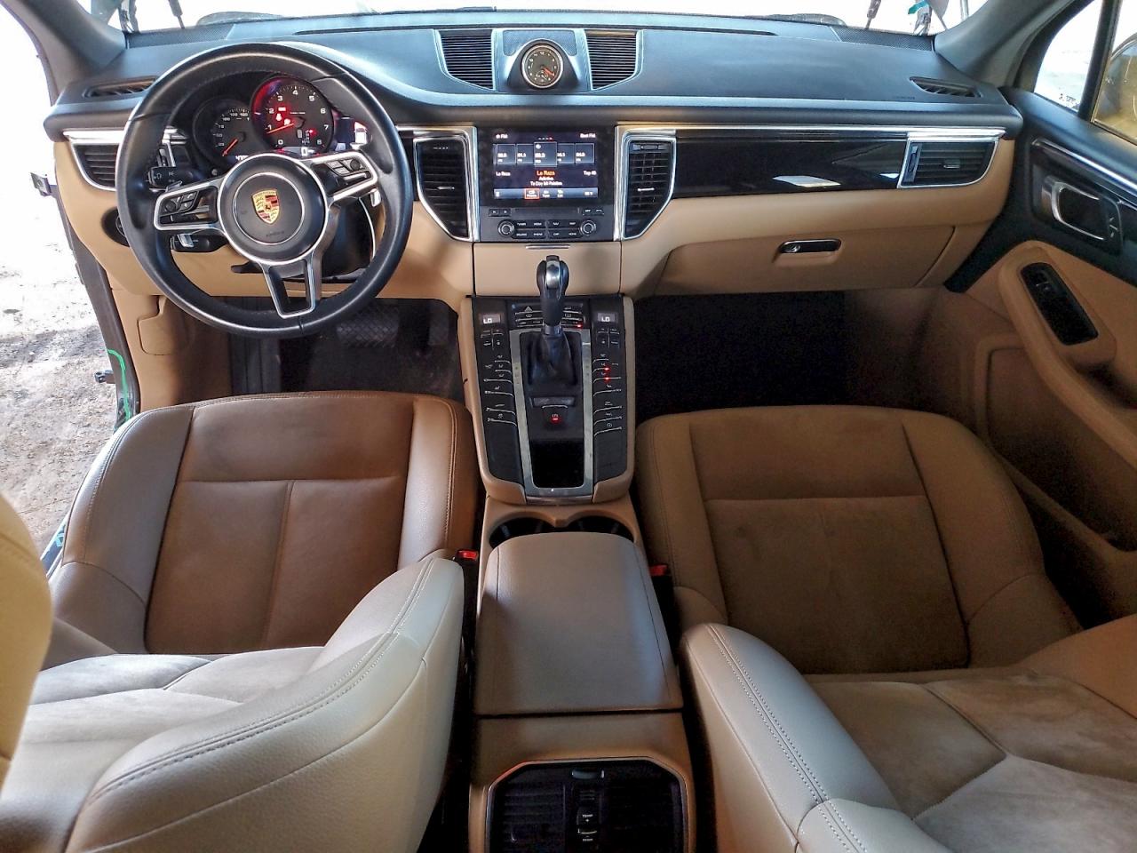 Porsche Macan Image 11