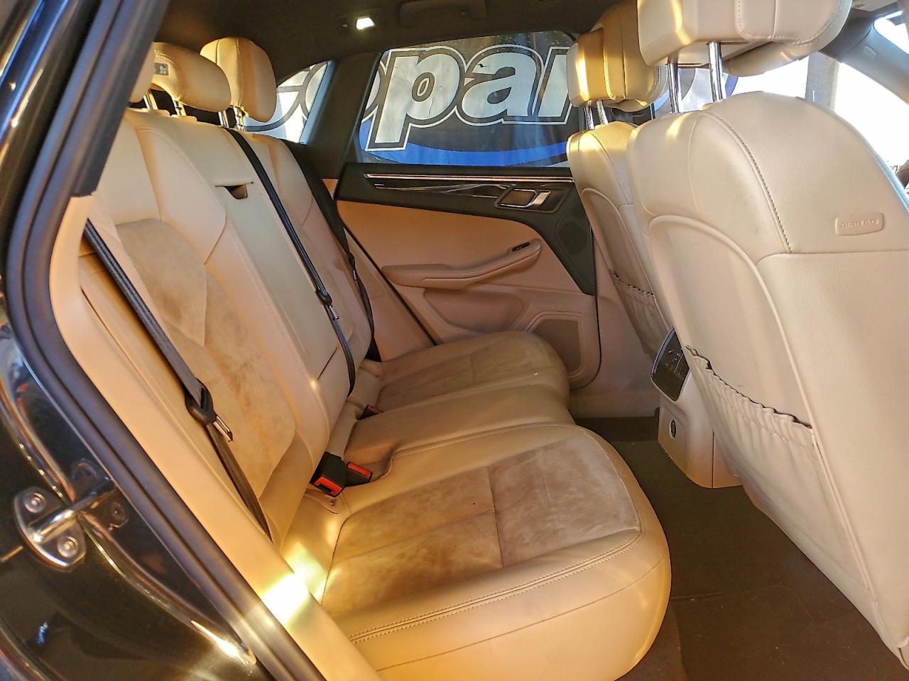 Porsche Macan Image 10