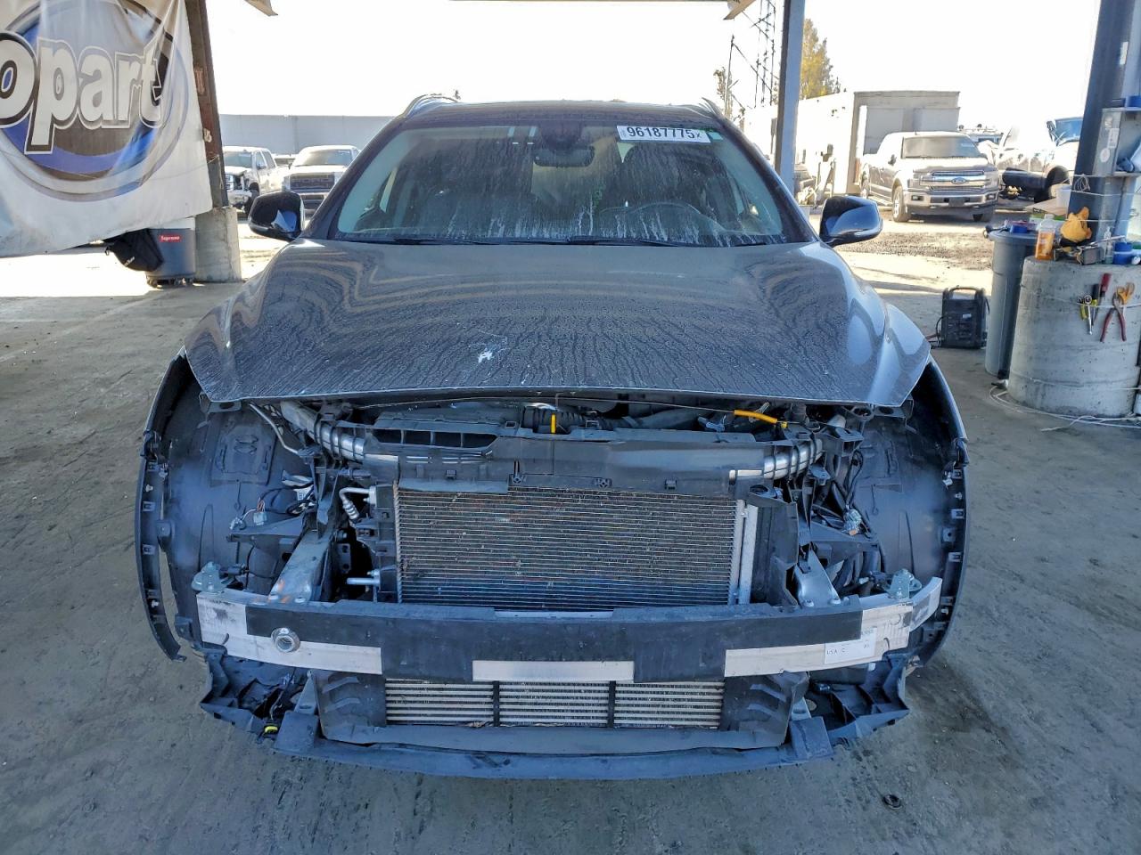 INFINITI Qx Base Image 2