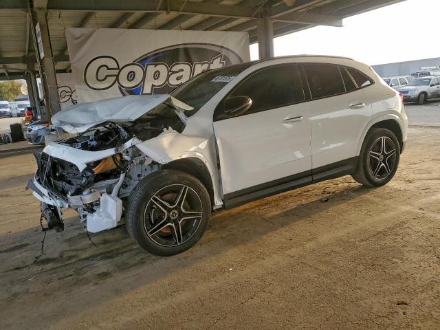  Salvage Mercedes-Benz GLA