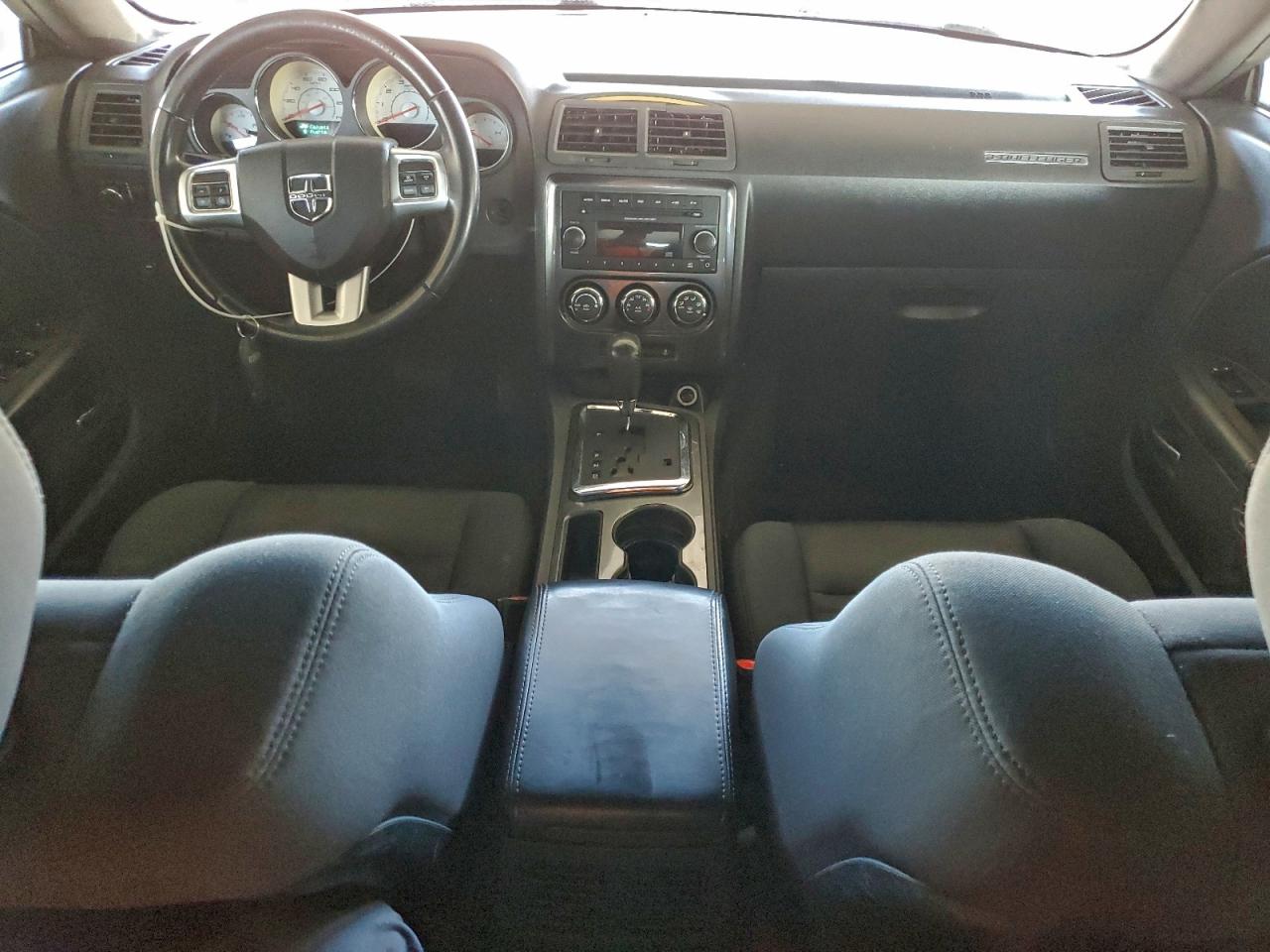 Dodge Challenger Sxt Image 6