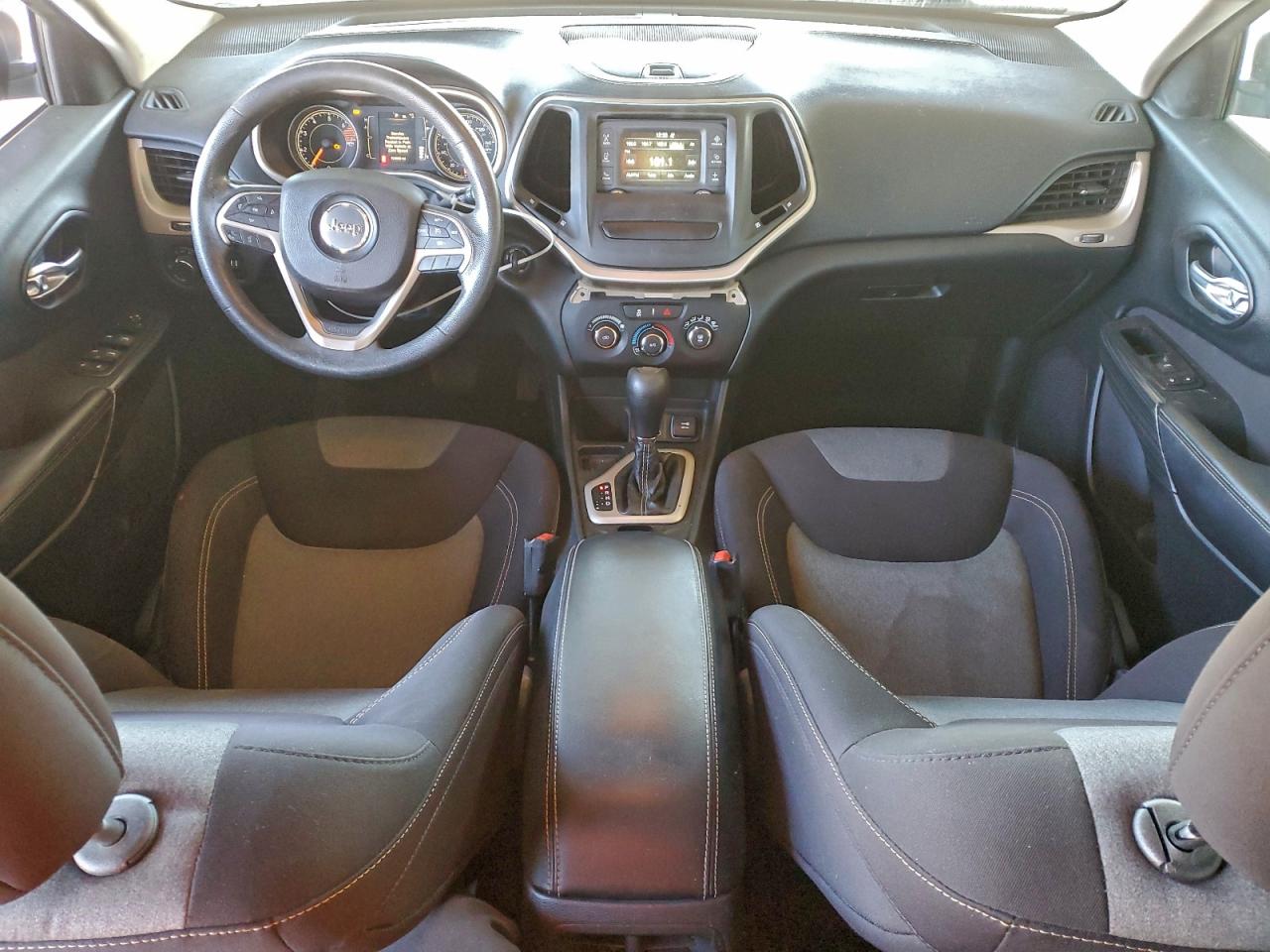 Jeep Grand Cherokee Sport Image 6