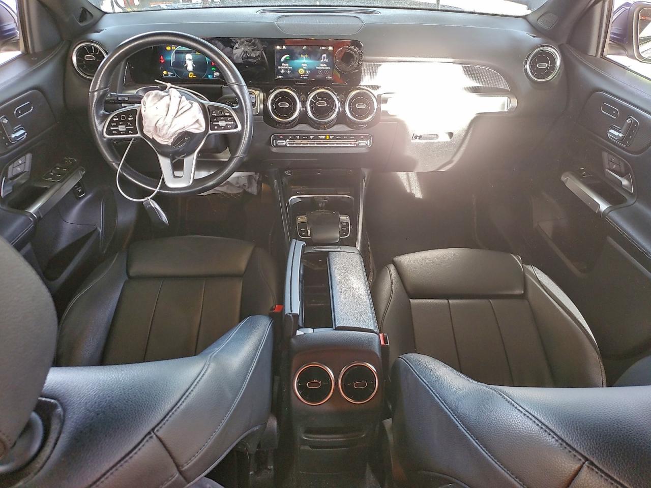 Mercedes-Benz GLB 250 4matic Image 12