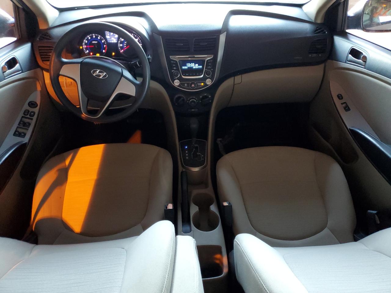 Hyundai ACCENT Se Image 10