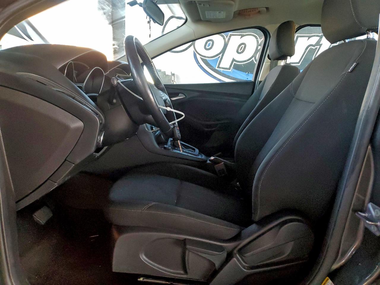 Ford Focus Se Image 8