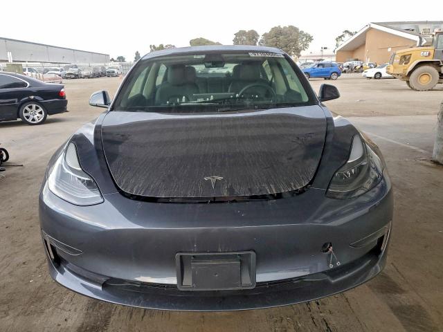 Tesla Model 3 Image 4