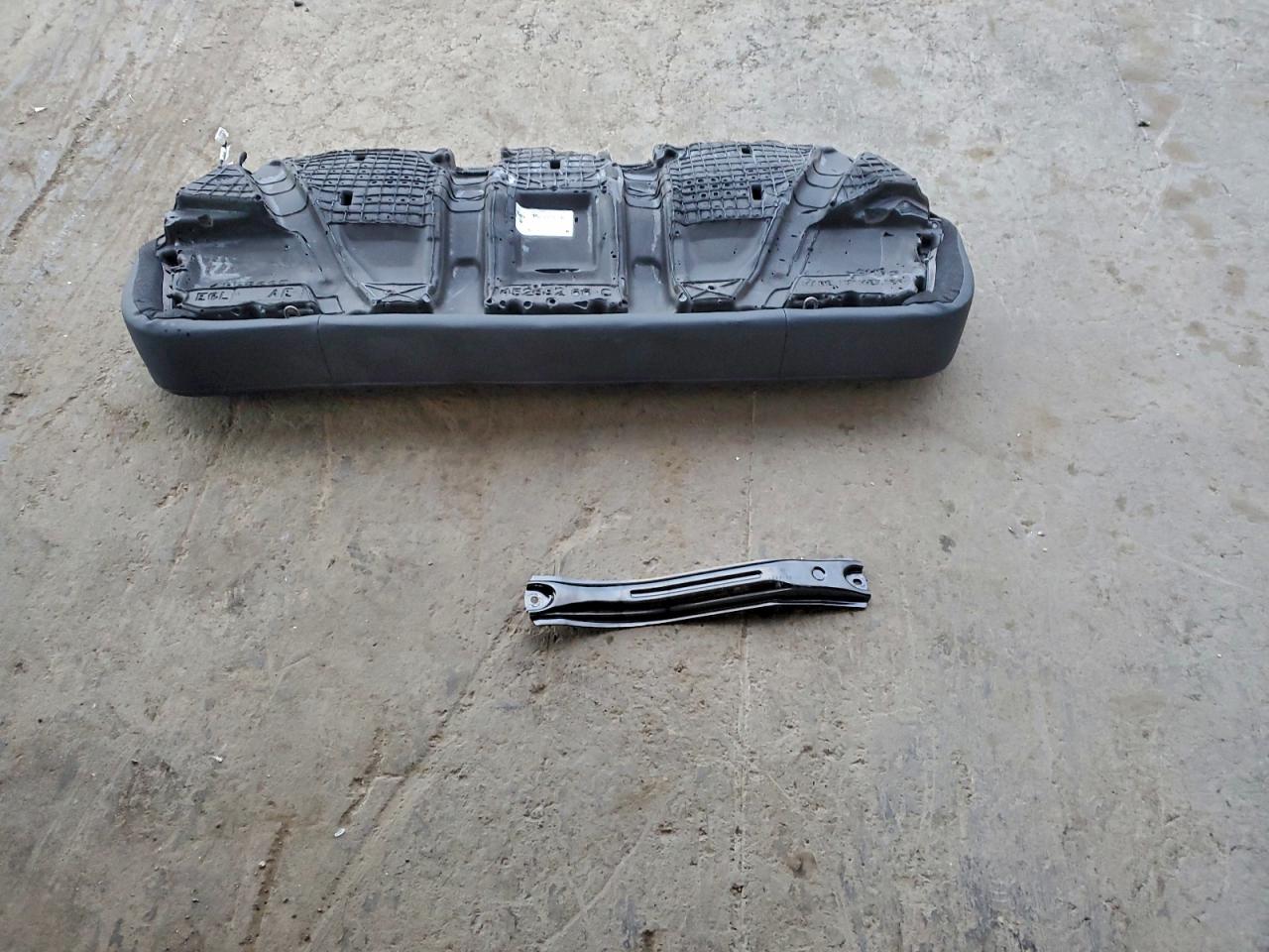 Tesla Model 3 Image 9