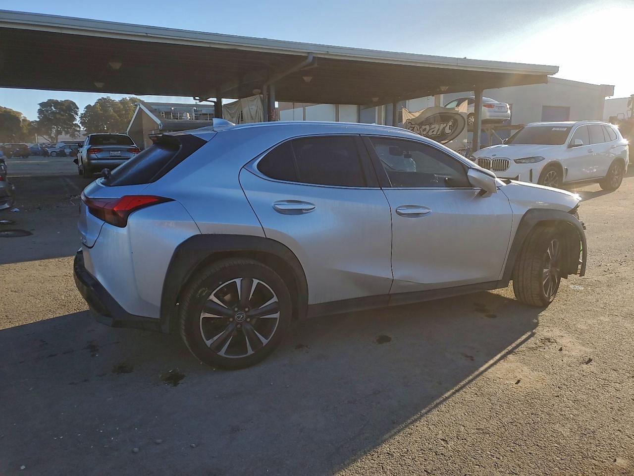 Lexus Ux 200 Image 3