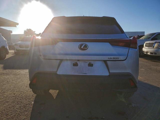 Lexus Ux 200 Image 6