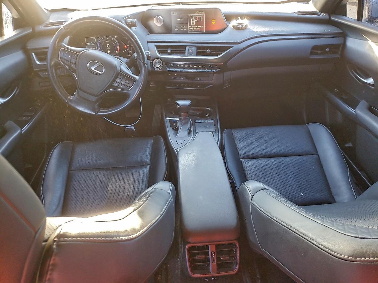 Lexus Ux 200 Image 9