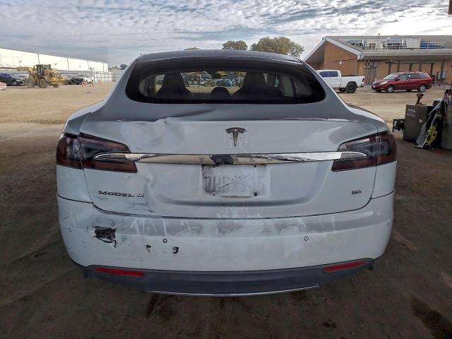 Tesla Model S Image 12