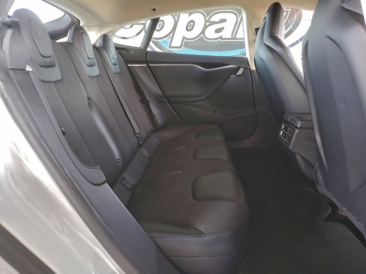 Tesla Model S Image 9