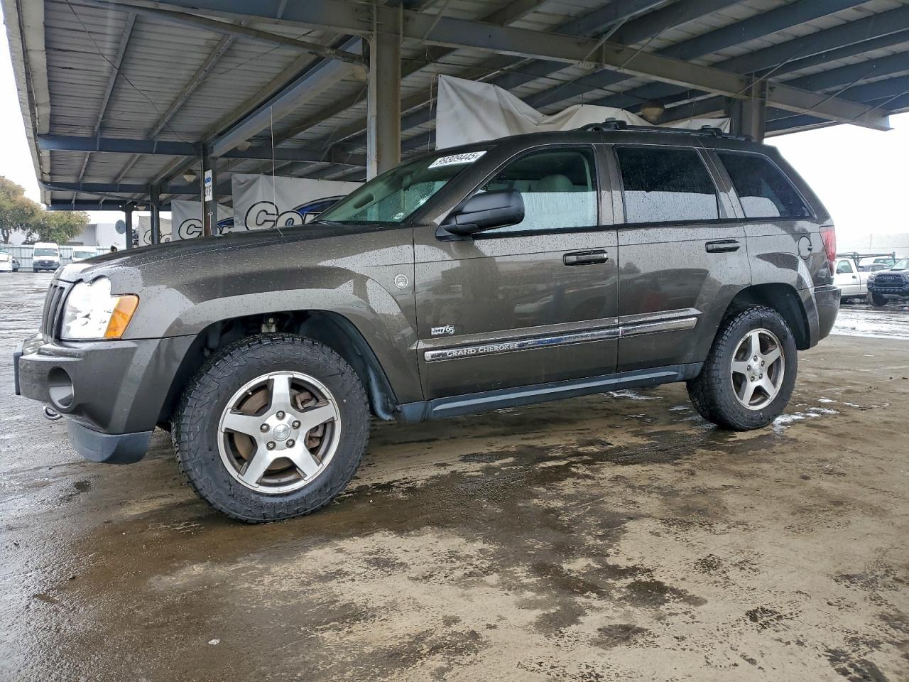 Jeep Grand Cherokee Laredo Image 1