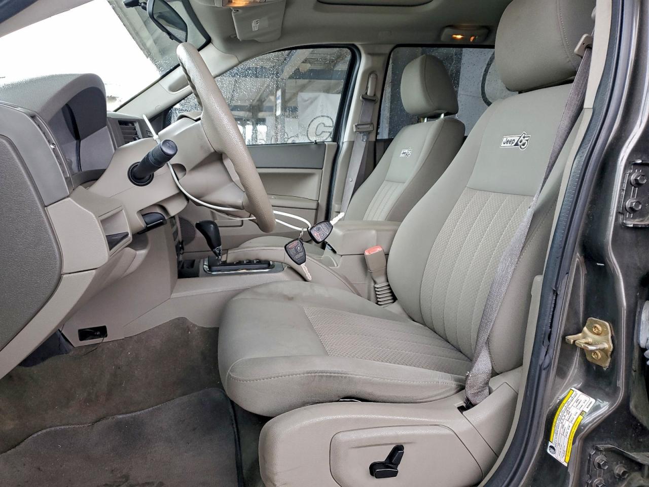 Jeep Grand Cherokee Laredo Image 6