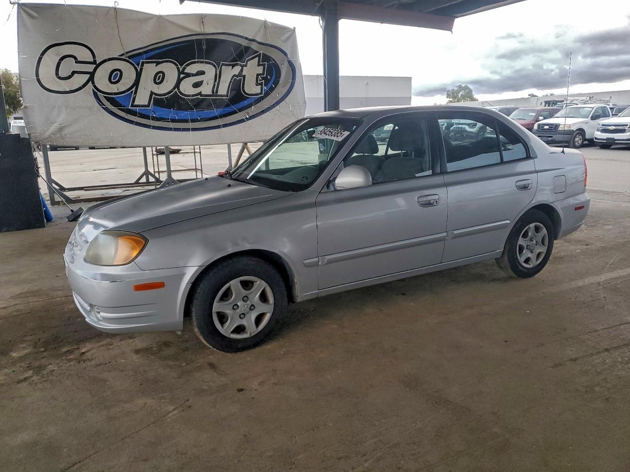 Hyundai ACCENT Gl Image 1