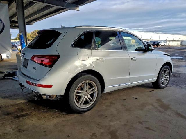 Audi Q5 Premium Plus Image 2