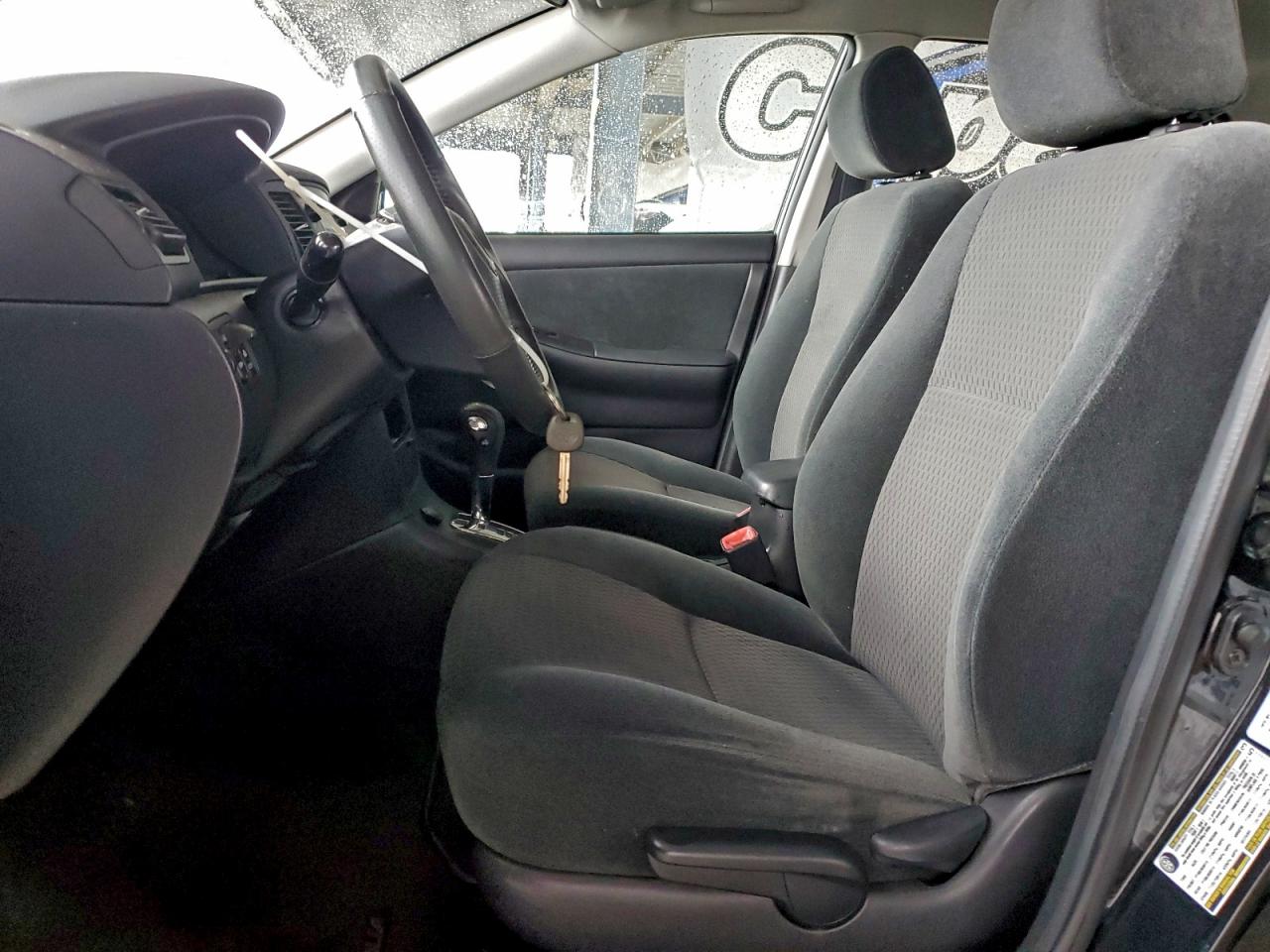 Toyota Corolla Ce Image 5