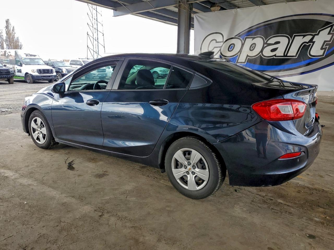 Chevrolet Cruze Ls Image 4