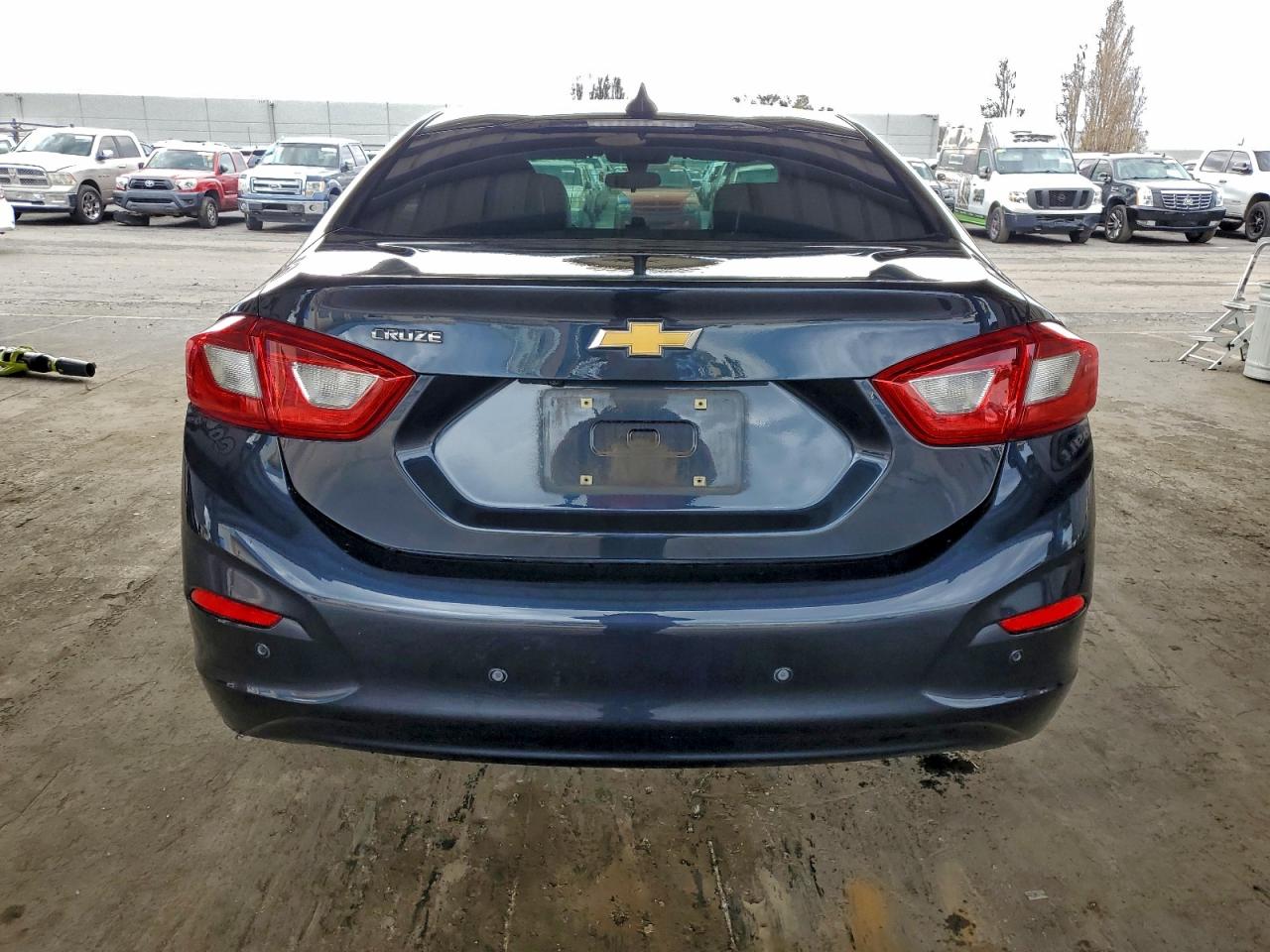 Chevrolet Cruze Ls Image 6