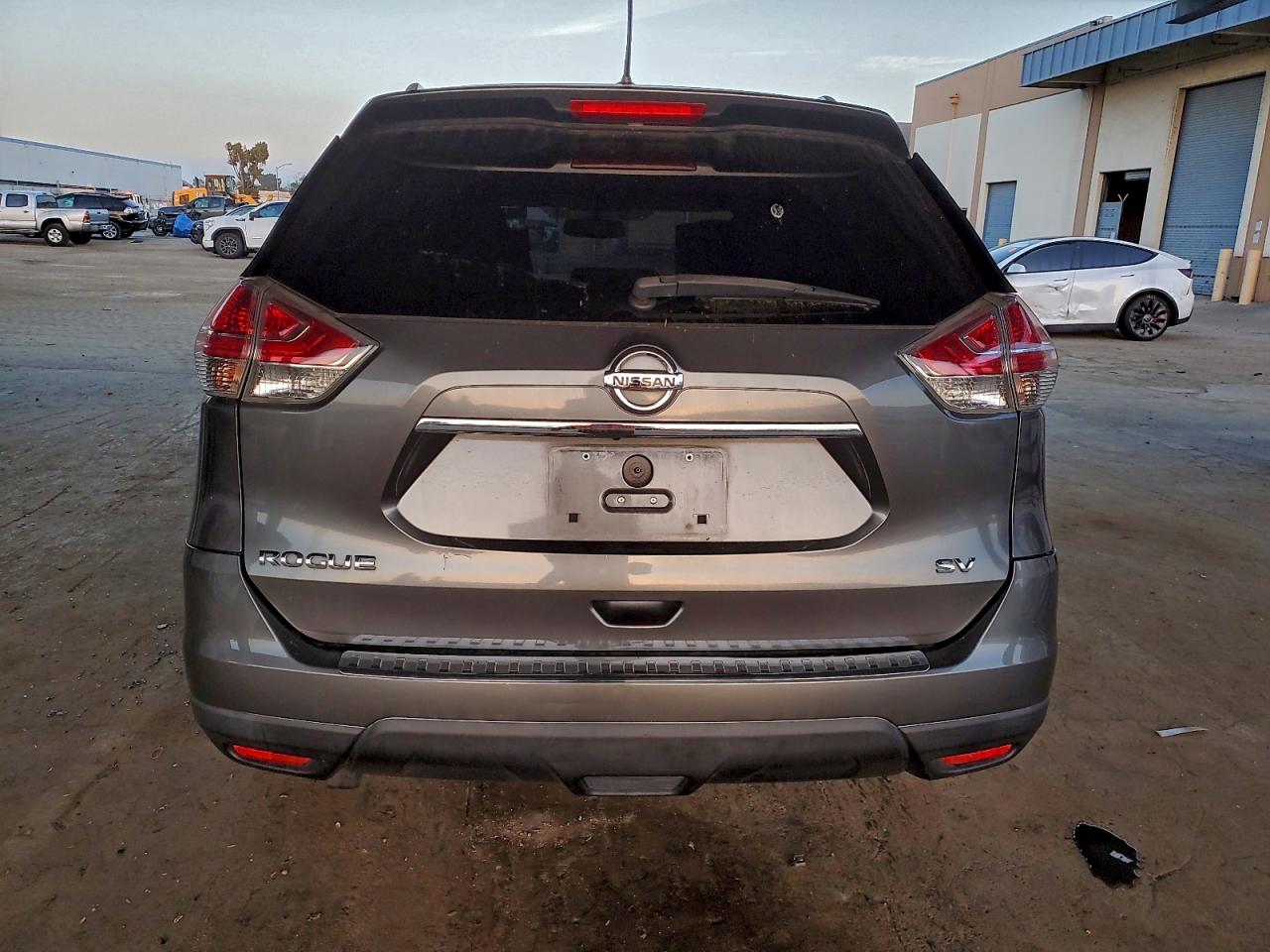 Nissan Rogue S Image 5